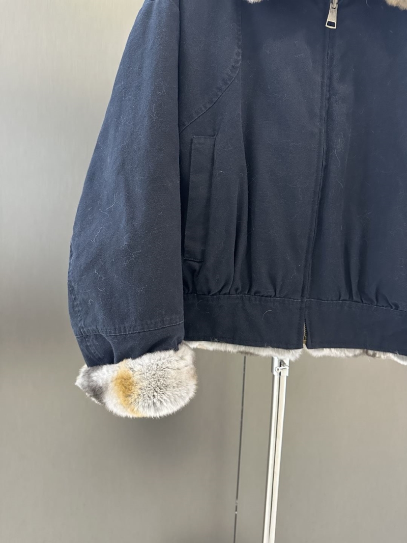 Ce1i*e outwears